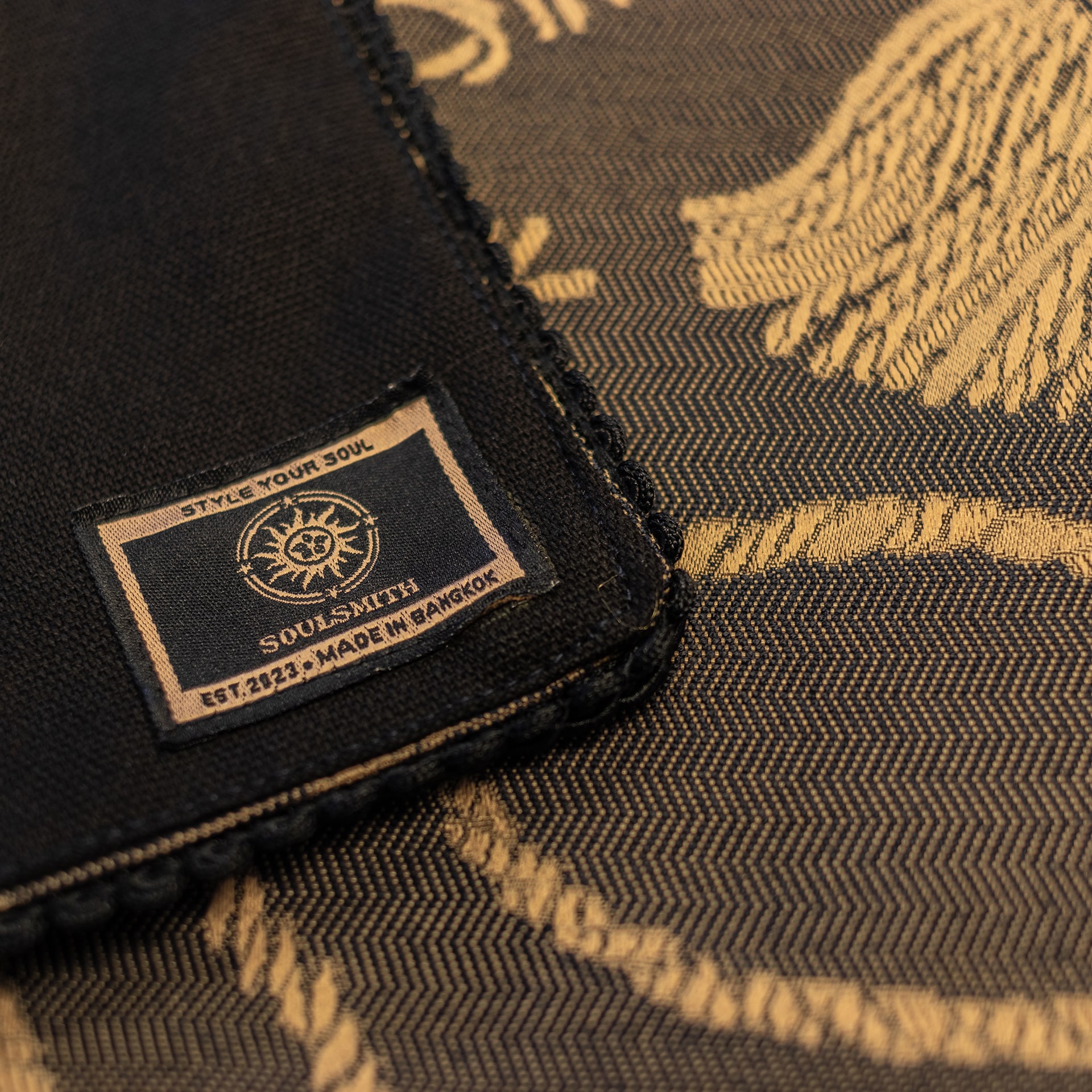 Tarot Cloth – Magic Tassels (60x60) | SoulSmith