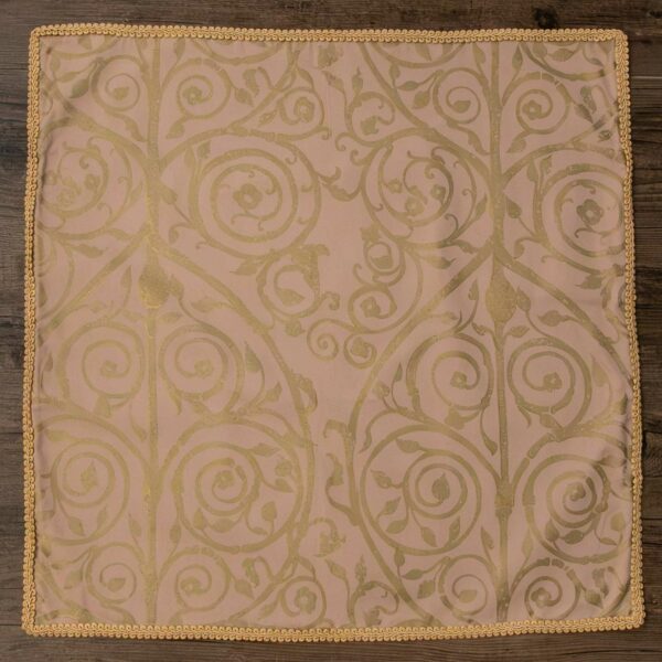 Tarot Cloth Pale Pink Windsor Scroll 002